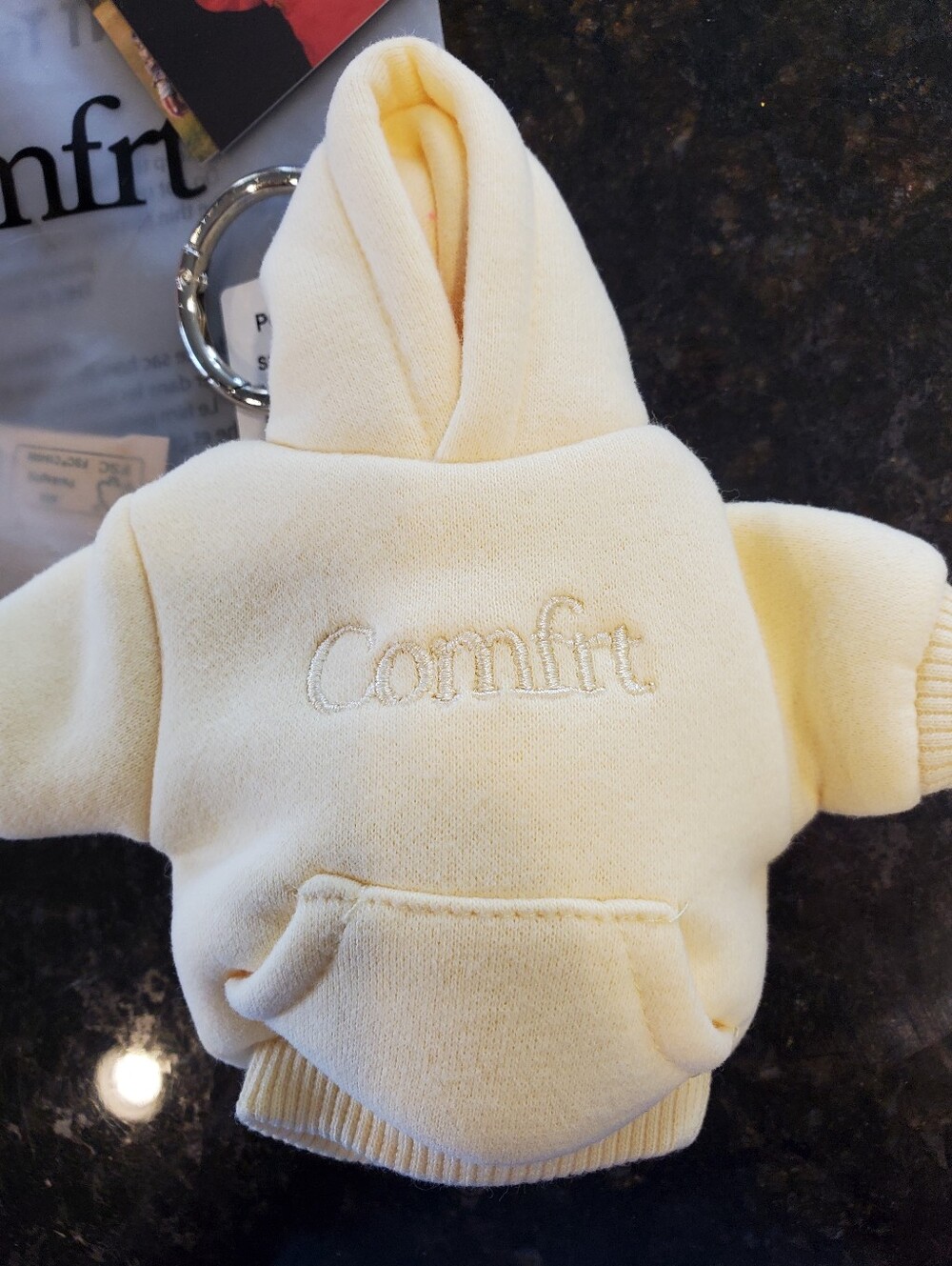 Comfrt Keychain - Picture 2 of 3